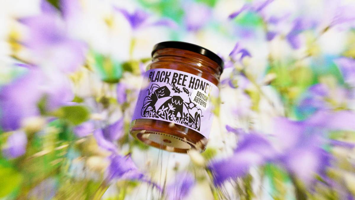 Black Bee Honey: Packaging