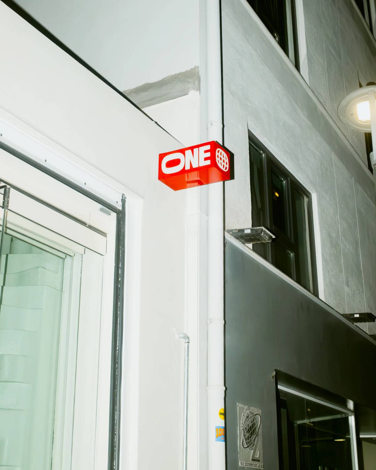 One Burger: Signage