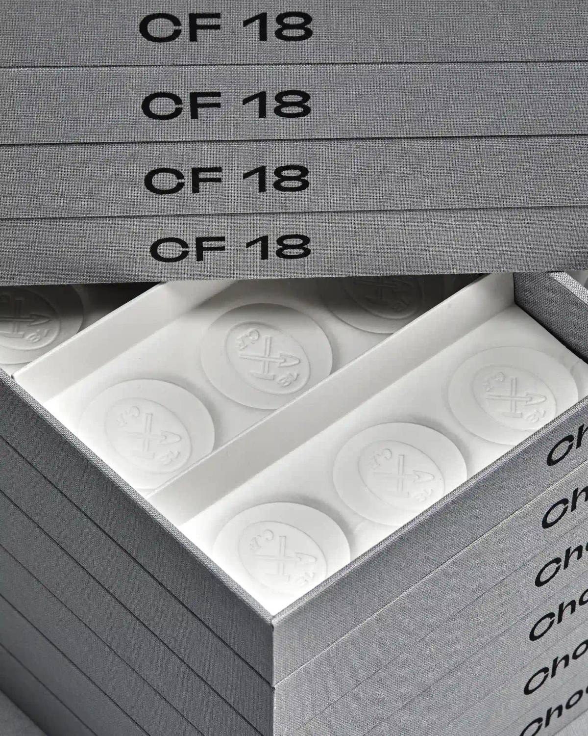 CF18 Chocolatier: Packaging close-up